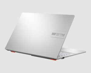 ASUS Vivobook Go 15/14 E1504F Ryzen 3, in Gray, three-quarter side view