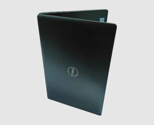 Dell Latitude 5400 i7 Dell Latitude 5400 i7, rear view showing the Black lid