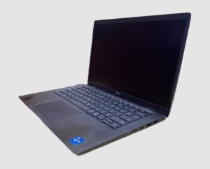 Dell Latitude 7420 i5, in Black, three-quarter side view