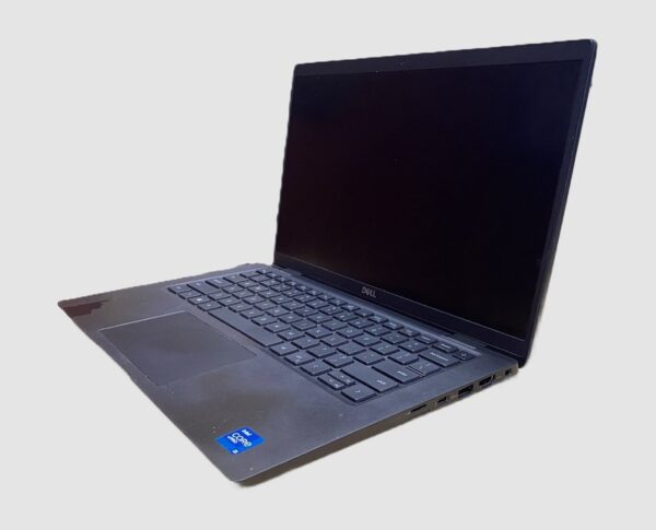 Dell Latitude 7420 i5 Dell Latitude 7420 i5, in Black, three-quarter side view