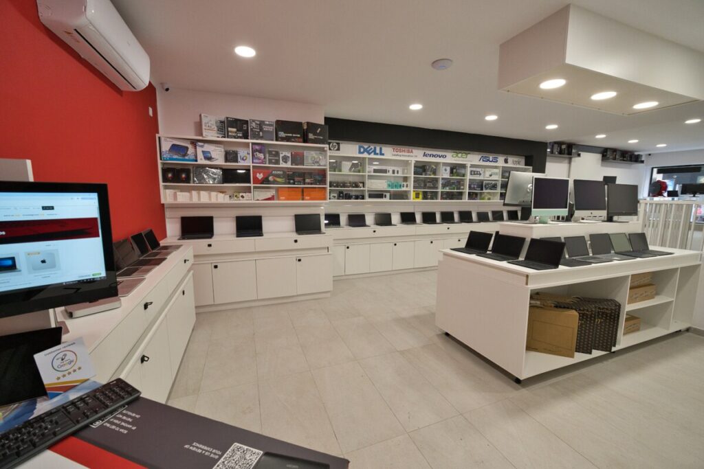 Inside the Laptop-Malta shop